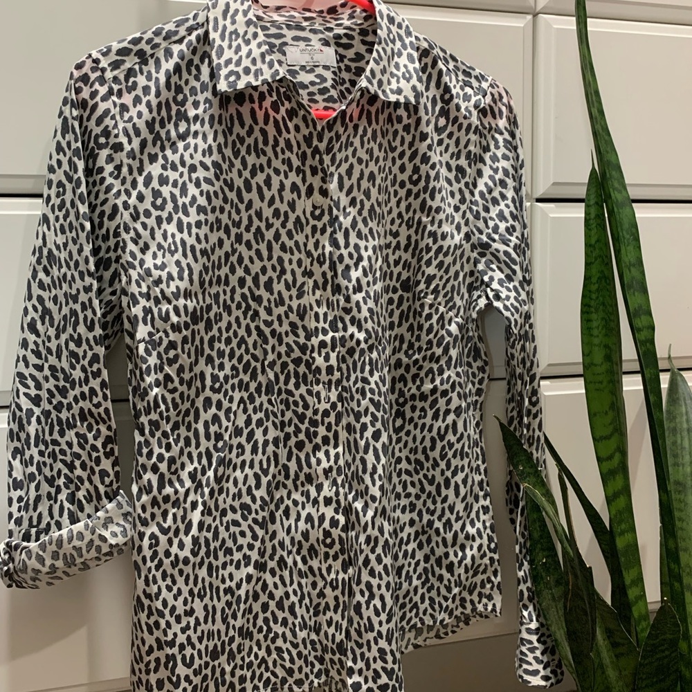 Untuckit animal print womens button up
